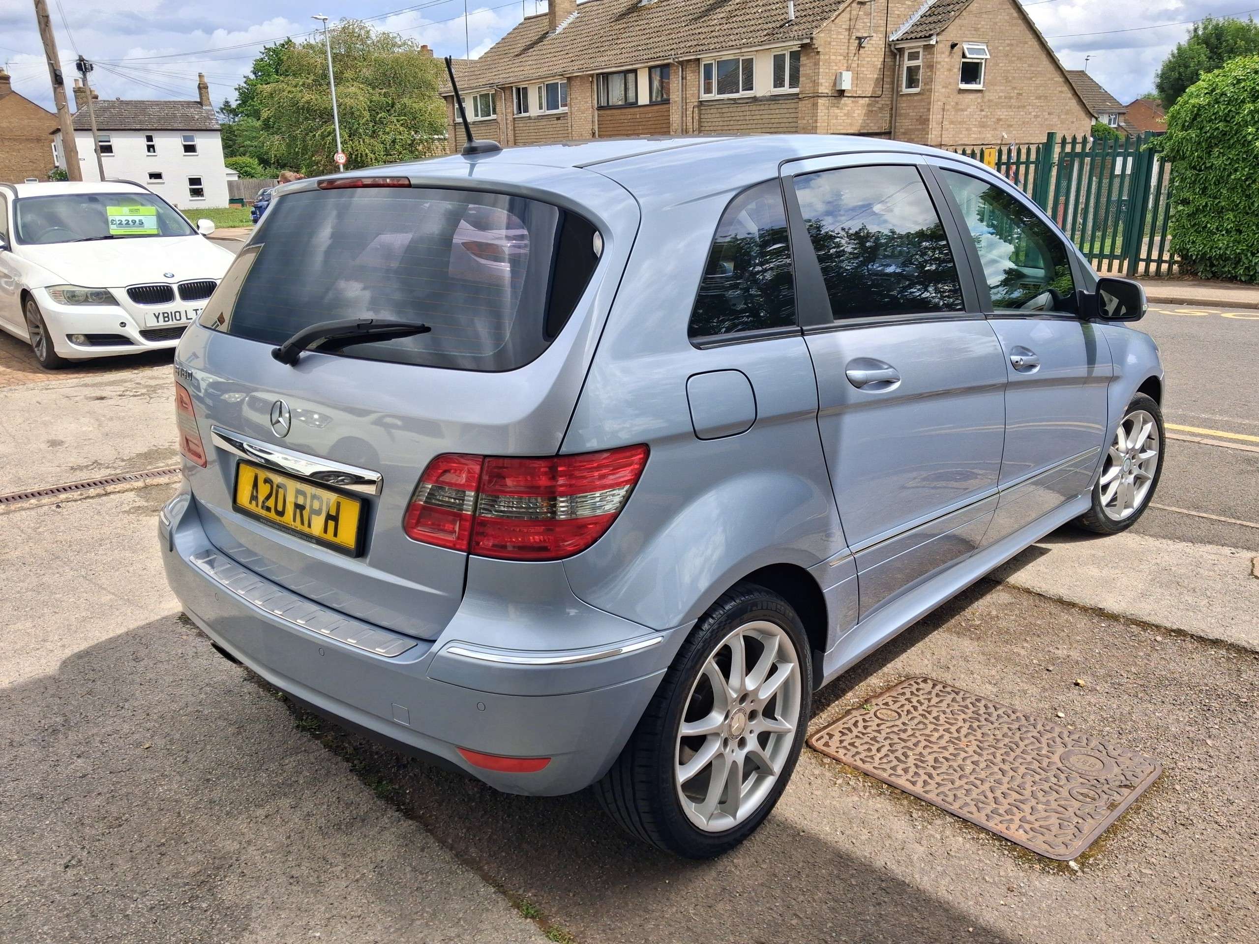 A 2010 MERCEDES-BENZ B CLASS 2.0 B180 CDI Sport MPV 5dr Diesel CVT (158 g/km, 109 bhp) A 2010 MERCEDES-BENZ B CLASS 2.0 B180 CDI Sport MPV 5dr Diesel CVT (158 g/km, 109 bhp)