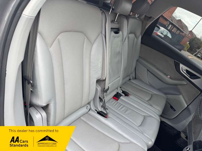 2015 AUDI Q7 2015 AUDI Q7