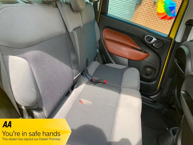 2014 FIAT 500L 2014 FIAT 500L