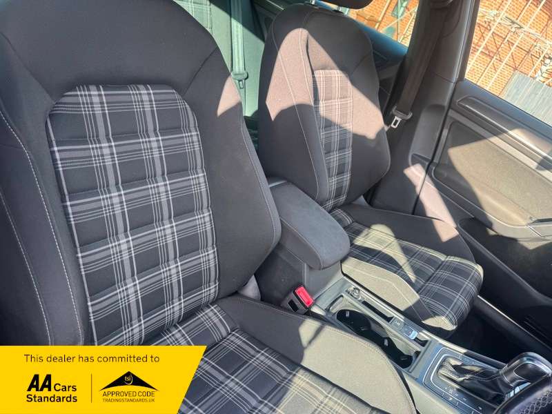 2017 VOLKSWAGEN GOLF 2017 VOLKSWAGEN GOLF