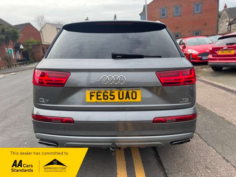 2015 AUDI Q7 2015 AUDI Q7