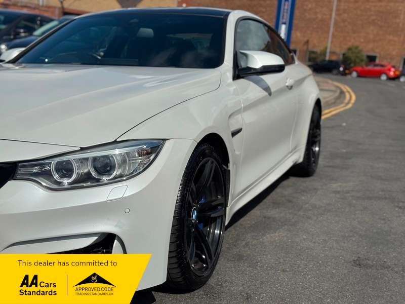 2015 BMW M4 2015 BMW M4