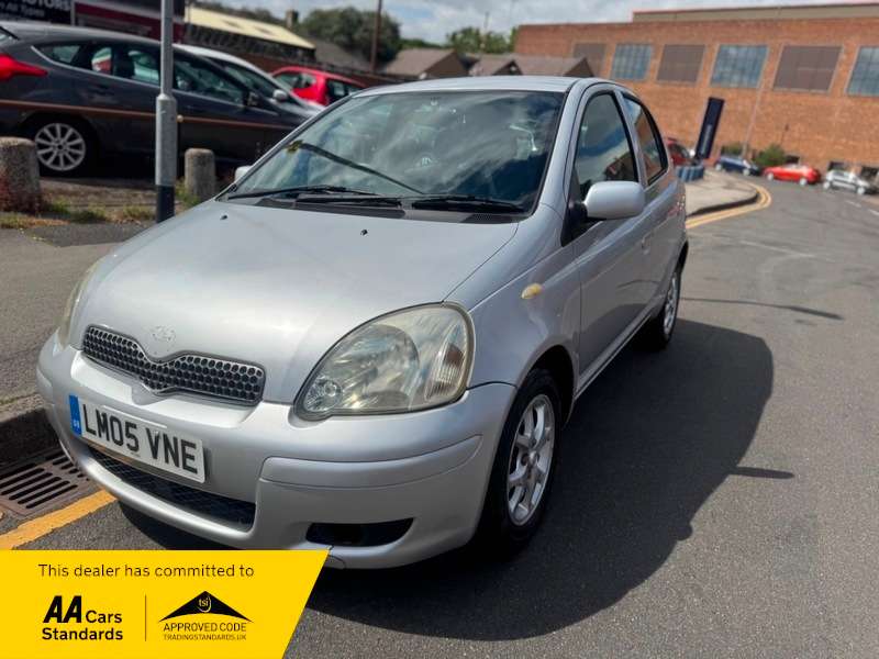 A 2005 TOYOTA YARIS 1.3 VVT-i Colour Collection 5dr A 2005 TOYOTA YARIS 1.3 VVT-i Colour Collection 5dr