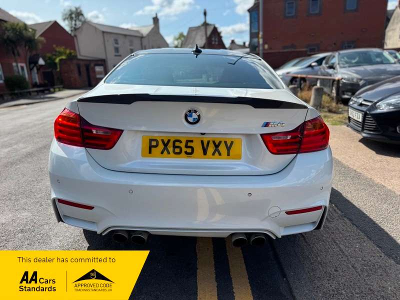 2015 BMW M4 2015 BMW M4