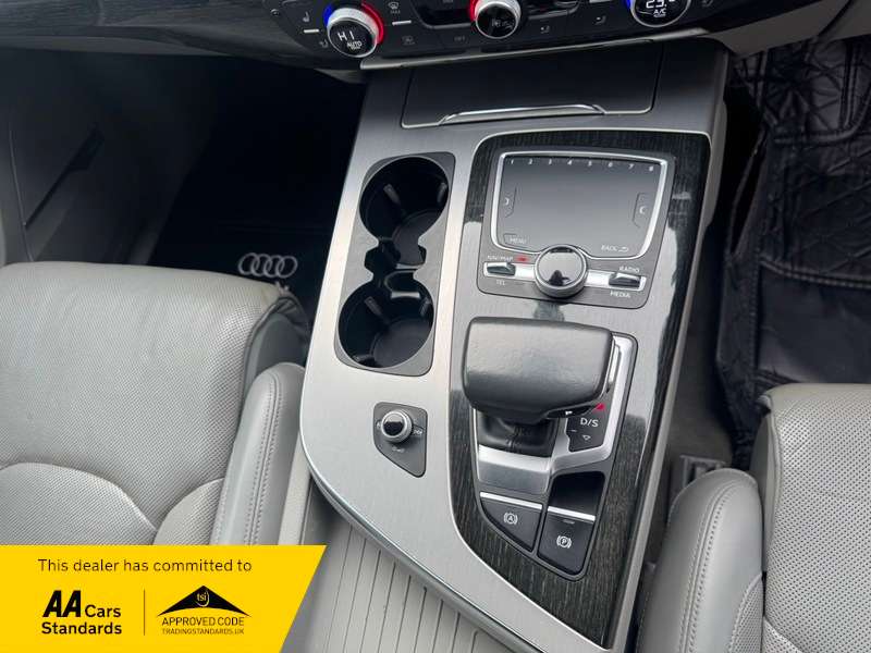 2015 AUDI Q7 2015 AUDI Q7