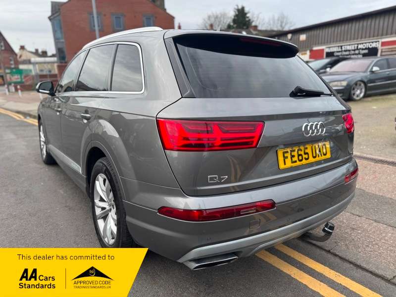 2015 AUDI Q7 2015 AUDI Q7