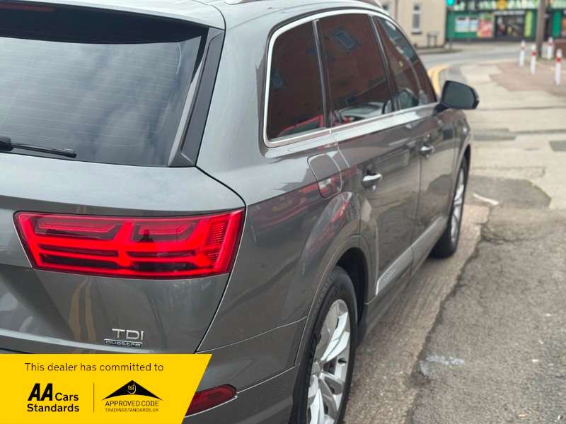 2015 AUDI Q7 2015 AUDI Q7