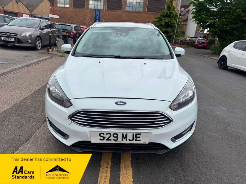 A 2015 FORD FOCUS 1.6 Titanium Powershift Euro 6 5dr A 2015 FORD FOCUS 1.6 Titanium Powershift Euro 6 5dr