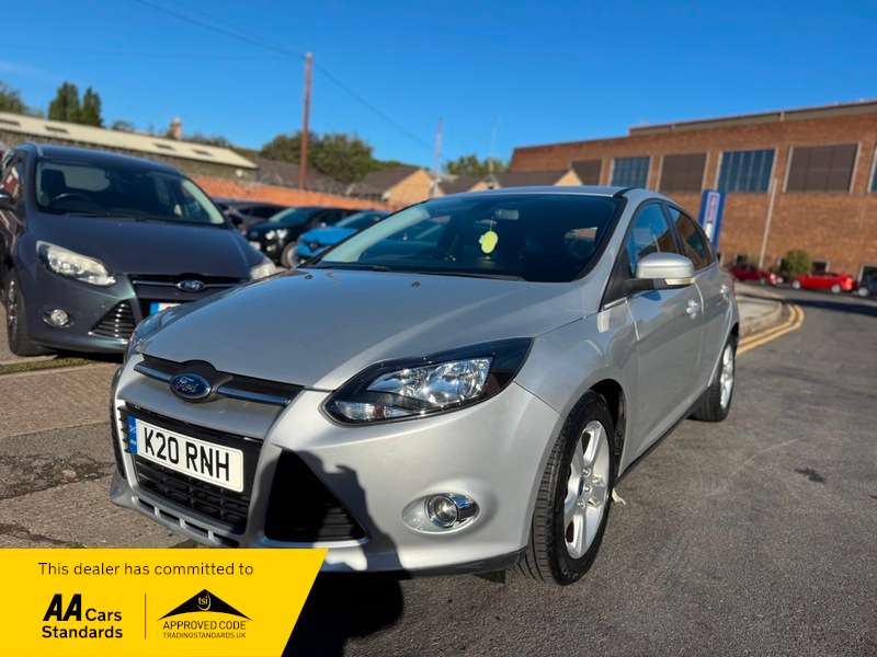A 2014 FORD FOCUS 1.6 Zetec Navigator Powershift Euro 5 5dr A 2014 FORD FOCUS 1.6 Zetec Navigator Powershift Euro 5 5dr