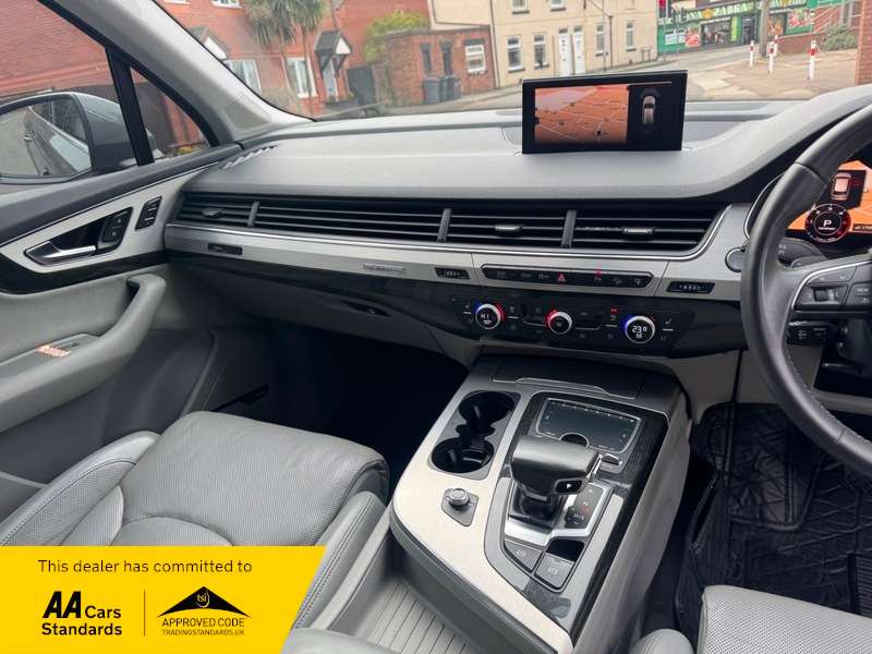 2015 AUDI Q7 2015 AUDI Q7