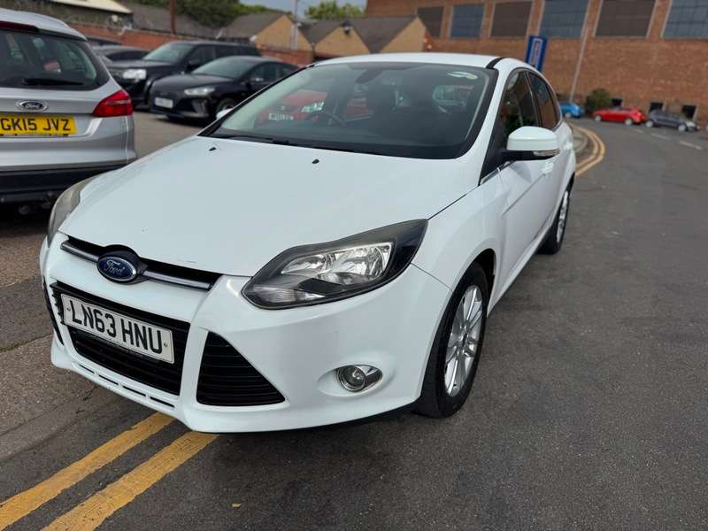A 2013 FORD FOCUS 1.6 Titanium Powershift Euro 5 5dr A 2013 FORD FOCUS 1.6 Titanium Powershift Euro 5 5dr