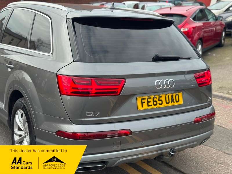 2015 AUDI Q7 2015 AUDI Q7