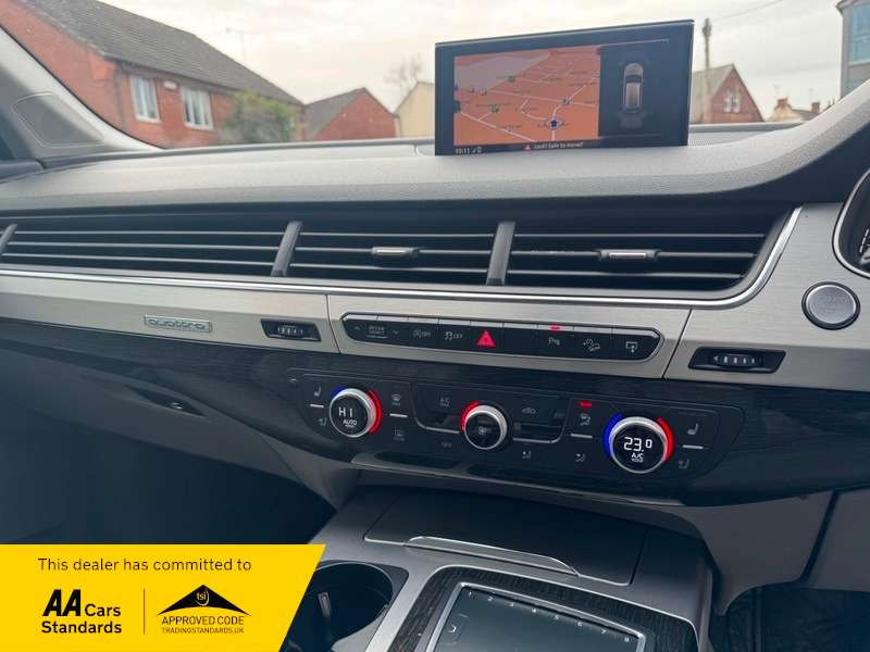 2015 AUDI Q7 2015 AUDI Q7