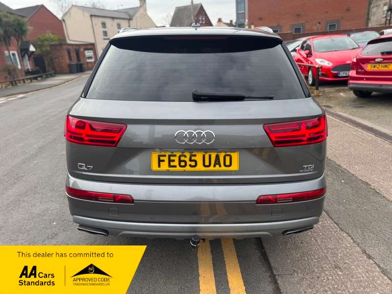 2015 AUDI Q7 2015 AUDI Q7