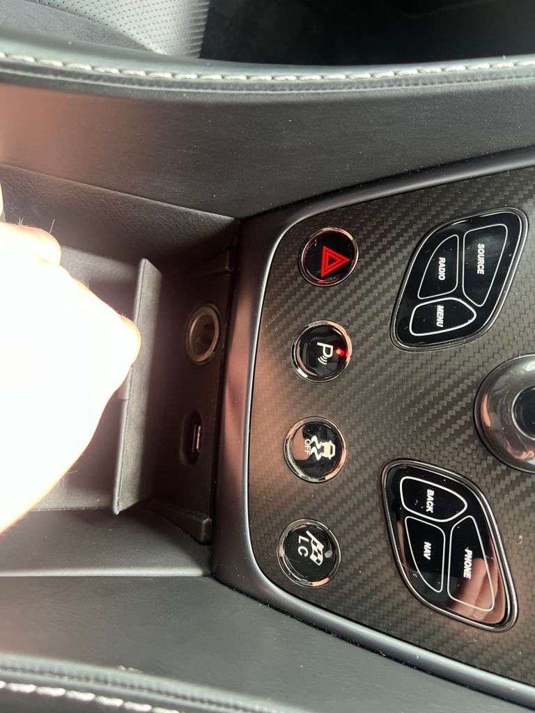 2013 ASTON MARTIN VANQUISH 2013 ASTON MARTIN VANQUISH