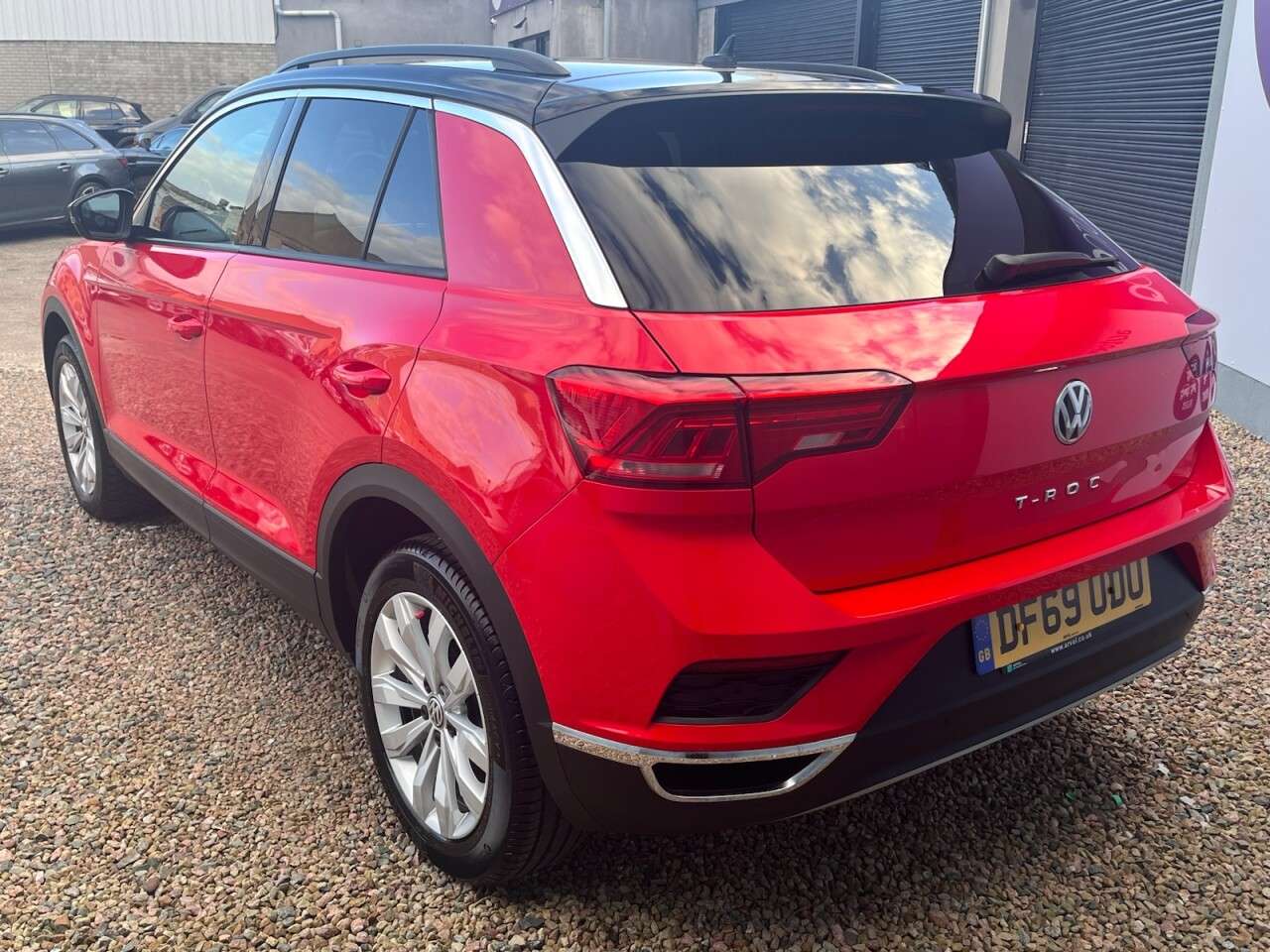 A 2020 VOLKSWAGEN T-ROC 1.0 TSI GPF SE SUV 5dr Petrol Manual Euro 6 (s/s) (115 ps) A 2020 VOLKSWAGEN T-ROC 1.0 TSI GPF SE SUV 5dr Petrol Manual Euro 6 (s/s) (115 ps)