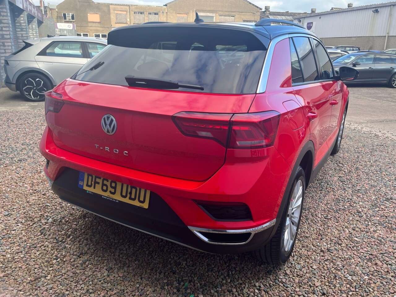 A 2020 VOLKSWAGEN T-ROC 1.0 TSI GPF SE SUV 5dr Petrol Manual Euro 6 (s/s) (115 ps) A 2020 VOLKSWAGEN T-ROC 1.0 TSI GPF SE SUV 5dr Petrol Manual Euro 6 (s/s) (115 ps)