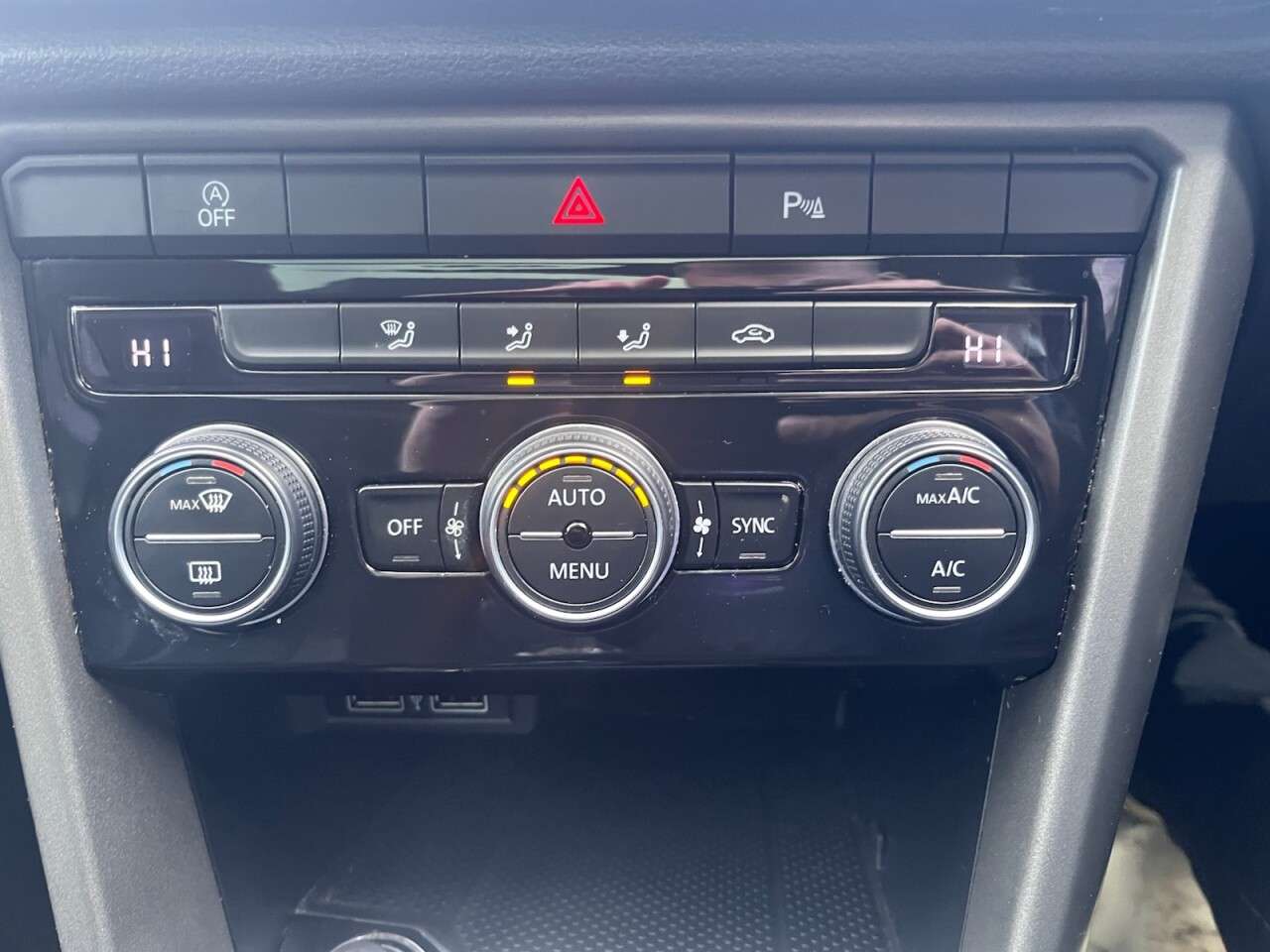 2020 VOLKSWAGEN T-ROC 2020 VOLKSWAGEN T-ROC