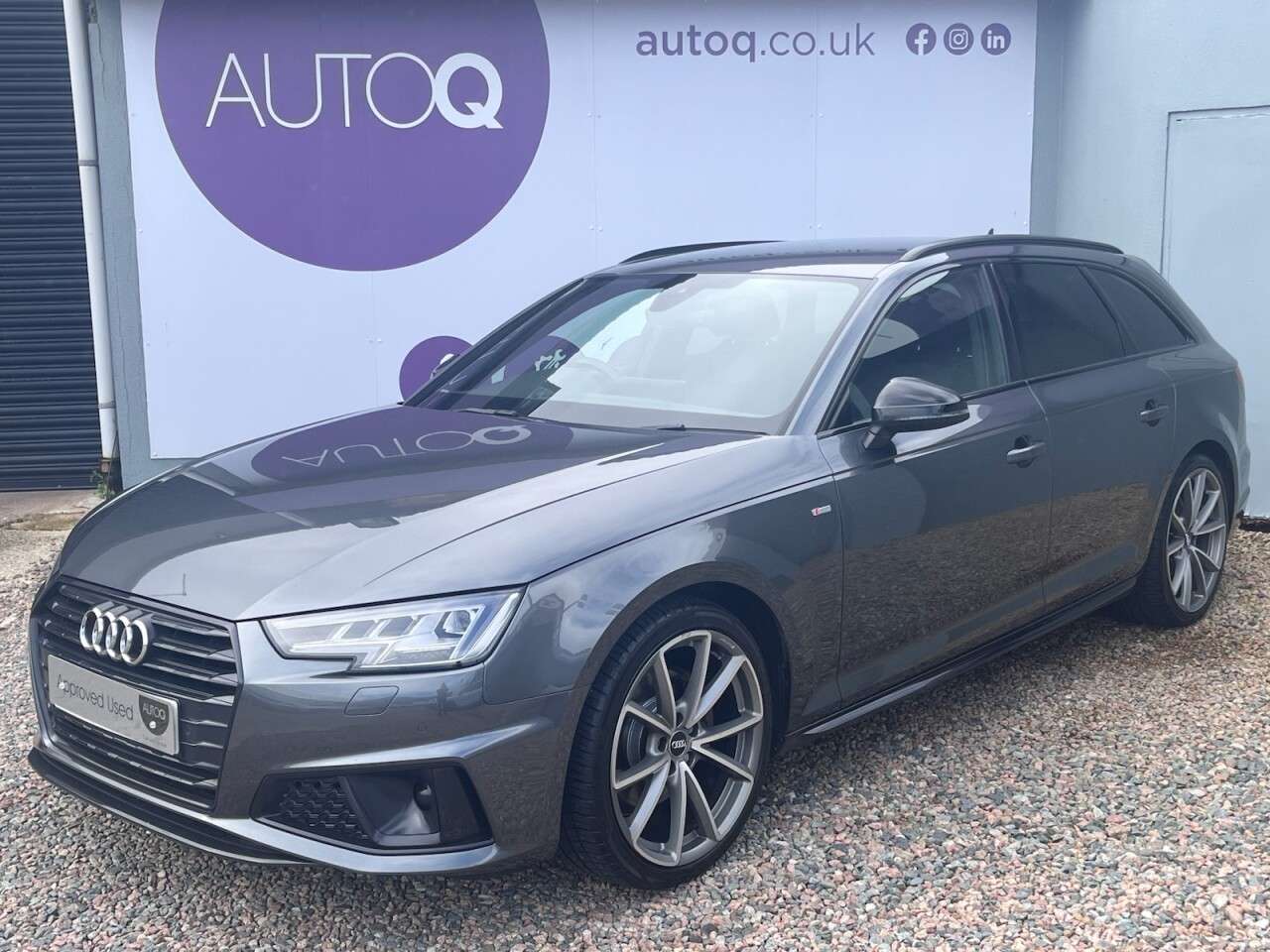 A 2019 AUDI A4 AVANT 2.0 TFSI 40 Black Edition Estate 5dr Petrol S Tronic Euro 6 (s/s) (190 ps) A 2019 AUDI A4 AVANT 2.0 TFSI 40 Black Edition Estate 5dr Petrol S Tronic Euro 6 (s/s) (190 ps)