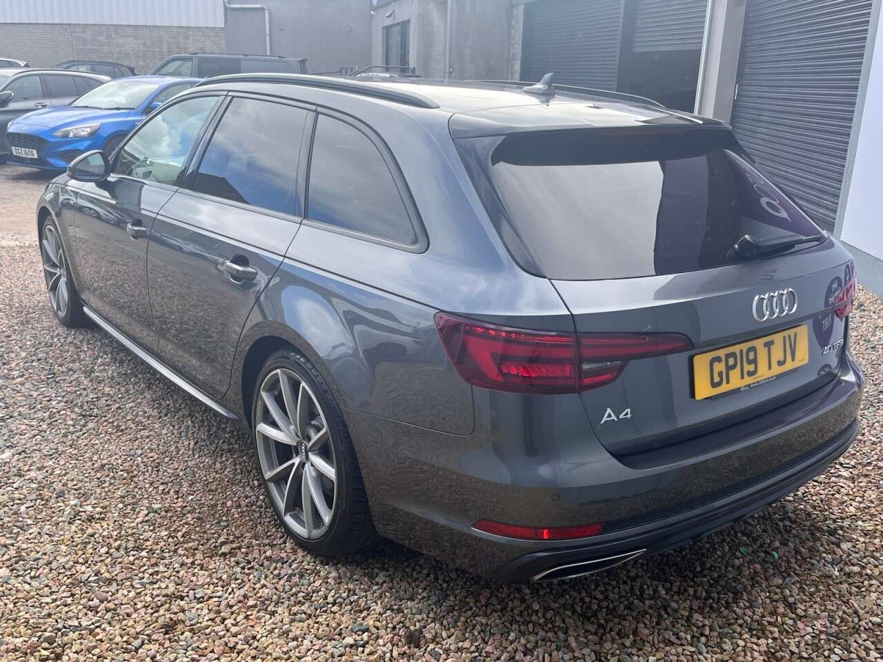 A 2019 AUDI A4 AVANT 2.0 TFSI 40 Black Edition Estate 5dr Petrol S Tronic Euro 6 (s/s) (190 ps) A 2019 AUDI A4 AVANT 2.0 TFSI 40 Black Edition Estate 5dr Petrol S Tronic Euro 6 (s/s) (190 ps)