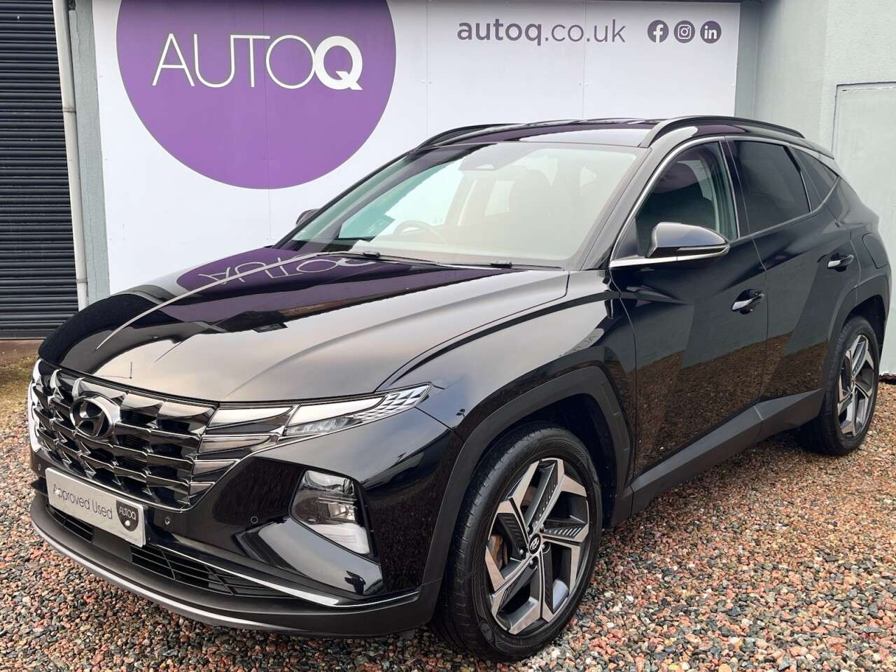 A 2022 HYUNDAI TUCSON 1.6 h T-GDi Premium SUV 5dr Petrol Hybrid Auto Euro 6 (s/s) (230 ps) A 2022 HYUNDAI TUCSON 1.6 h T-GDi Premium SUV 5dr Petrol Hybrid Auto Euro 6 (s/s) (230 ps)
