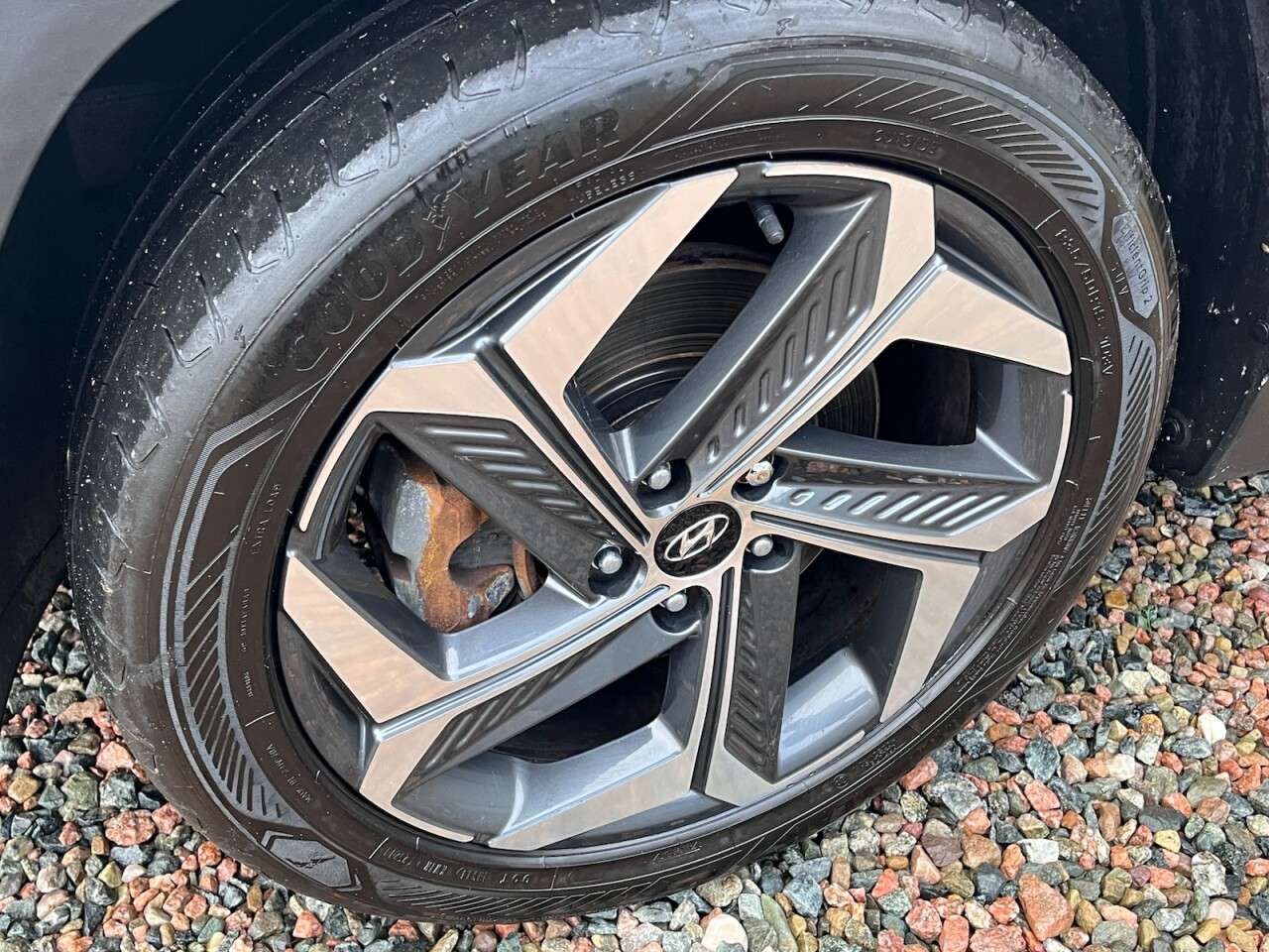 A 2022 HYUNDAI TUCSON 1.6 h T-GDi Premium SUV 5dr Petrol Hybrid Auto Euro 6 (s/s) (230 ps) A 2022 HYUNDAI TUCSON 1.6 h T-GDi Premium SUV 5dr Petrol Hybrid Auto Euro 6 (s/s) (230 ps)