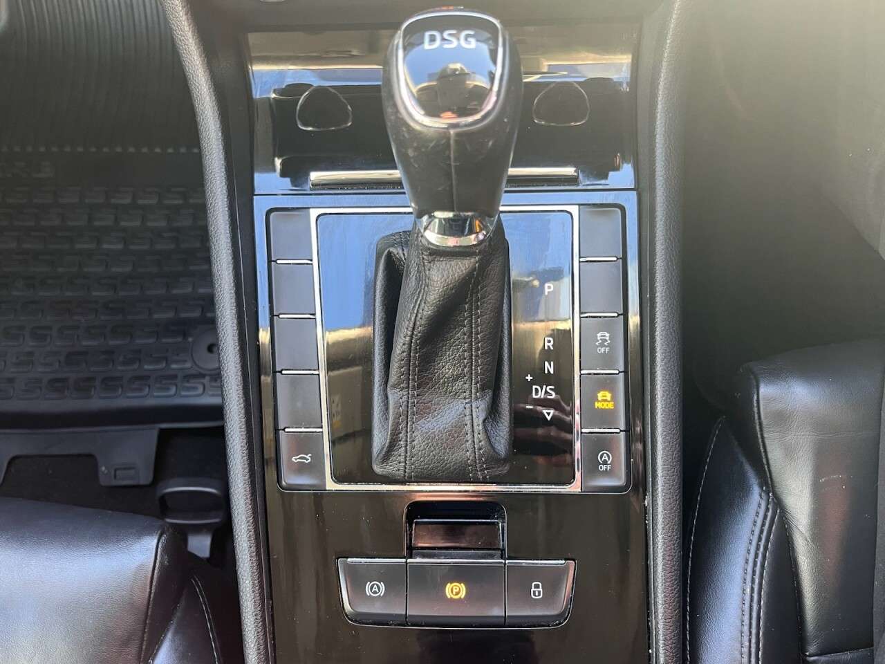 2016 SKODA SUPERB 2016 SKODA SUPERB