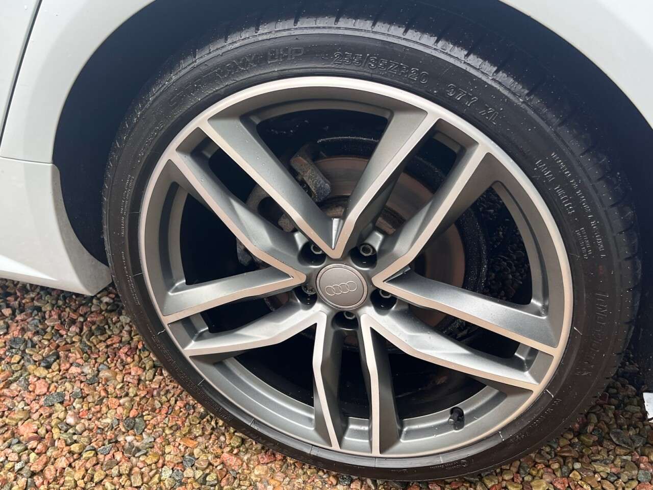 A null AUDI A6 AVANT 2.0 TDI ultra Black Edition Estate 5dr Diesel S Tronic Euro 6 (s/s) (190 ps A null AUDI A6 AVANT 2.0 TDI ultra Black Edition Estate 5dr Diesel S Tronic Euro 6 (s/s) (190 ps