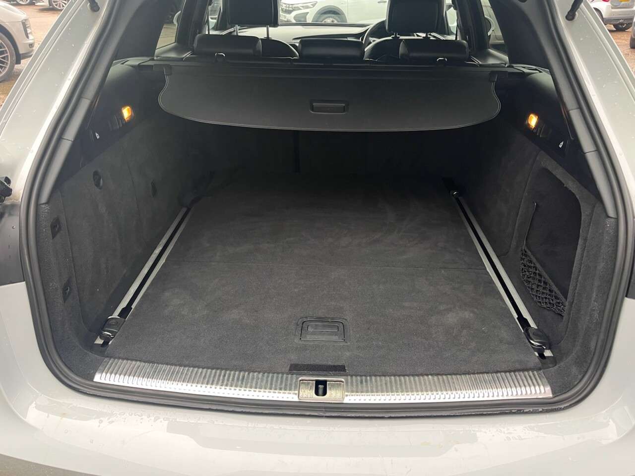 A null AUDI A6 AVANT 2.0 TDI ultra Black Edition Estate 5dr Diesel S Tronic Euro 6 (s/s) (190 ps A null AUDI A6 AVANT 2.0 TDI ultra Black Edition Estate 5dr Diesel S Tronic Euro 6 (s/s) (190 ps