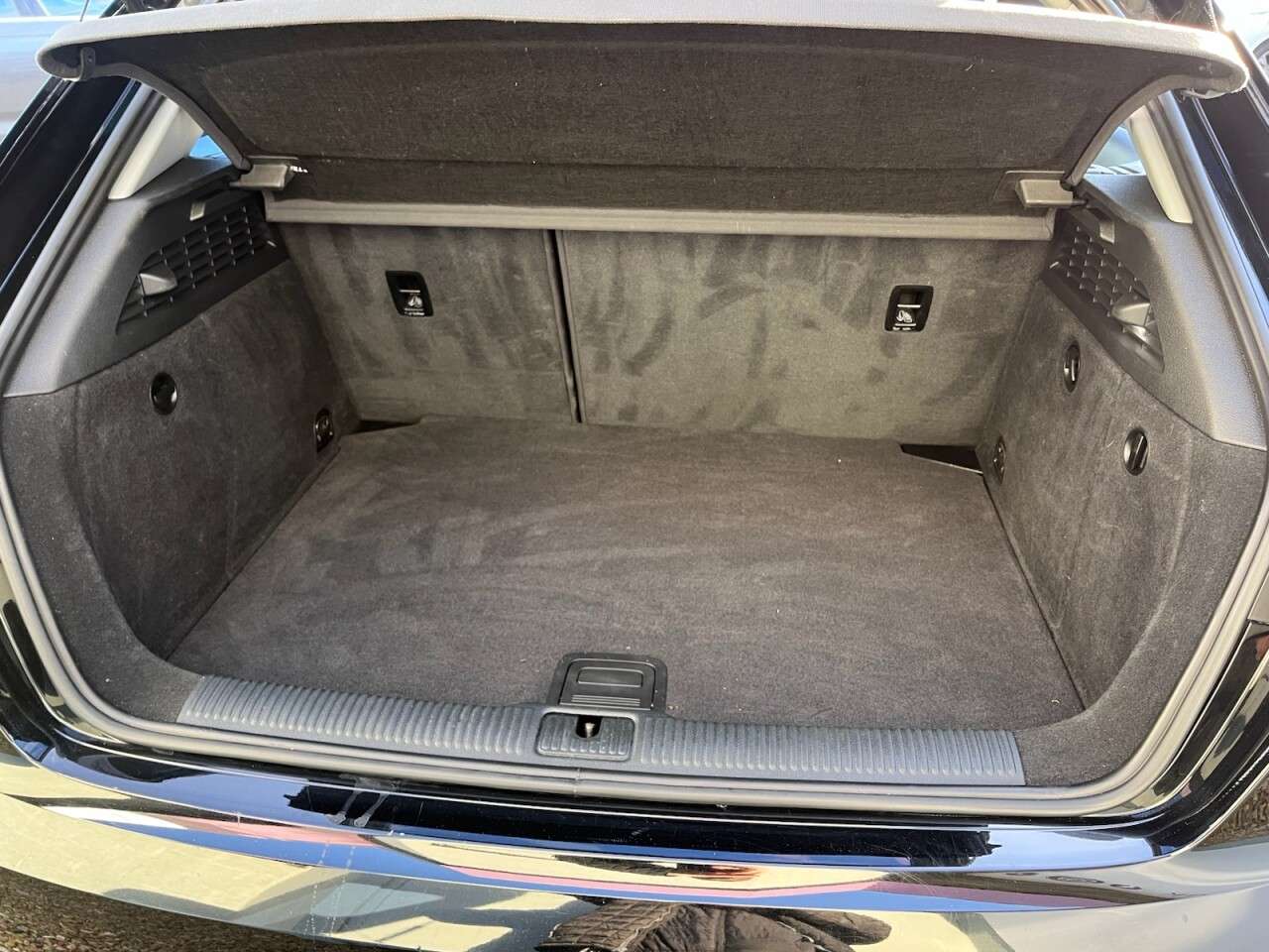 A 2016 AUDI A3 1.4 TFSI CoD SE Hatchback 3dr Petrol Manual Euro 6 (s/s) (150 ps) A 2016 AUDI A3 1.4 TFSI CoD SE Hatchback 3dr Petrol Manual Euro 6 (s/s) (150 ps)