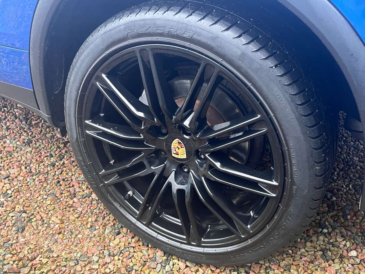 A 2017 PORSCHE CAYENNE 3.0 TD V6 SUV 5dr Diesel TiptronicS 4WD Euro 6 (s/s) (262 ps) A 2017 PORSCHE CAYENNE 3.0 TD V6 SUV 5dr Diesel TiptronicS 4WD Euro 6 (s/s) (262 ps)