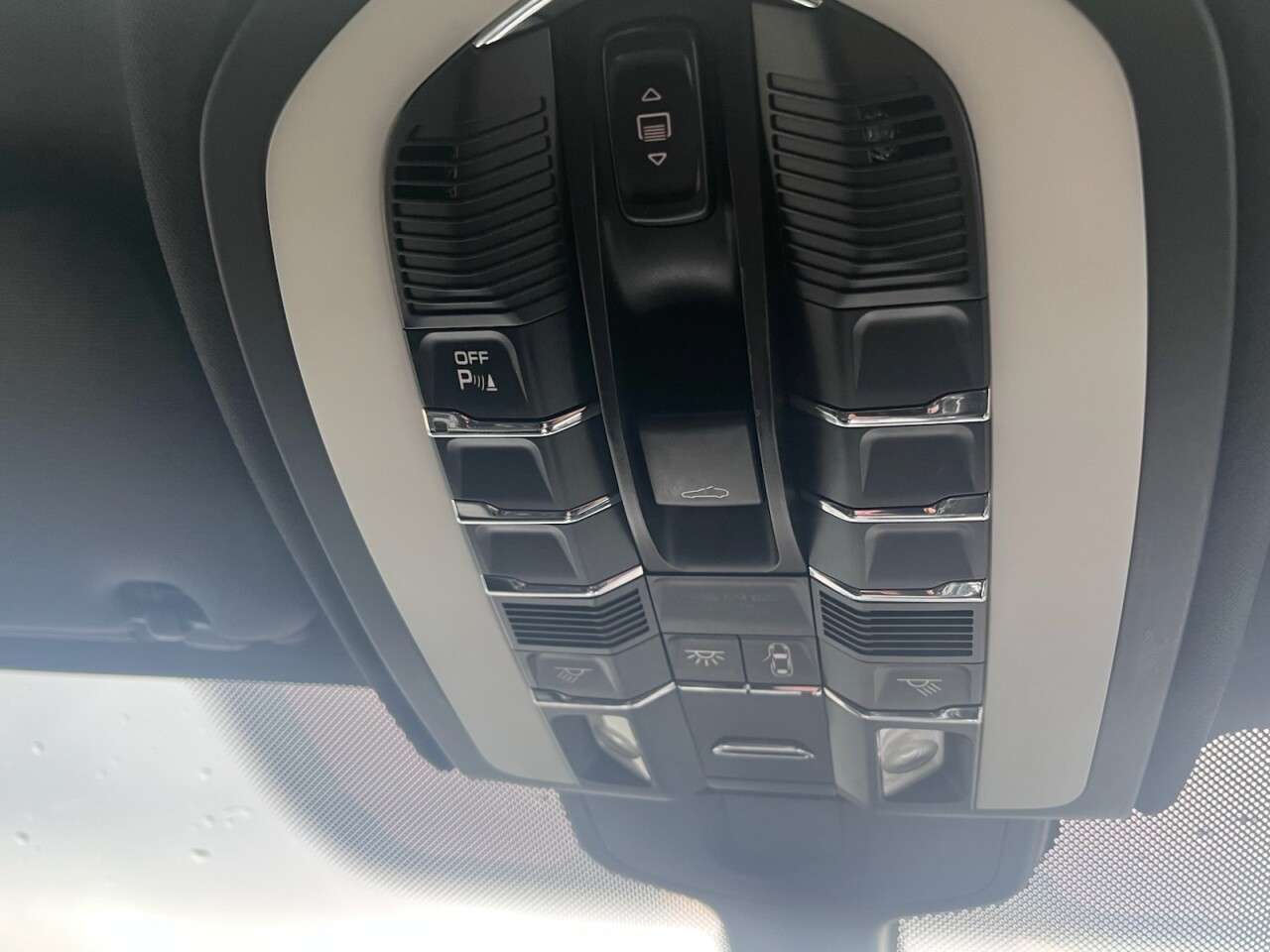 2017 PORSCHE CAYENNE 2017 PORSCHE CAYENNE