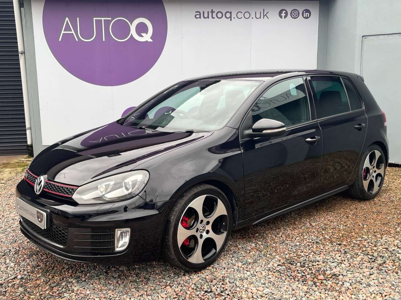 A 2011 VOLKSWAGEN GOLF GTI A 2011 VOLKSWAGEN GOLF GTI