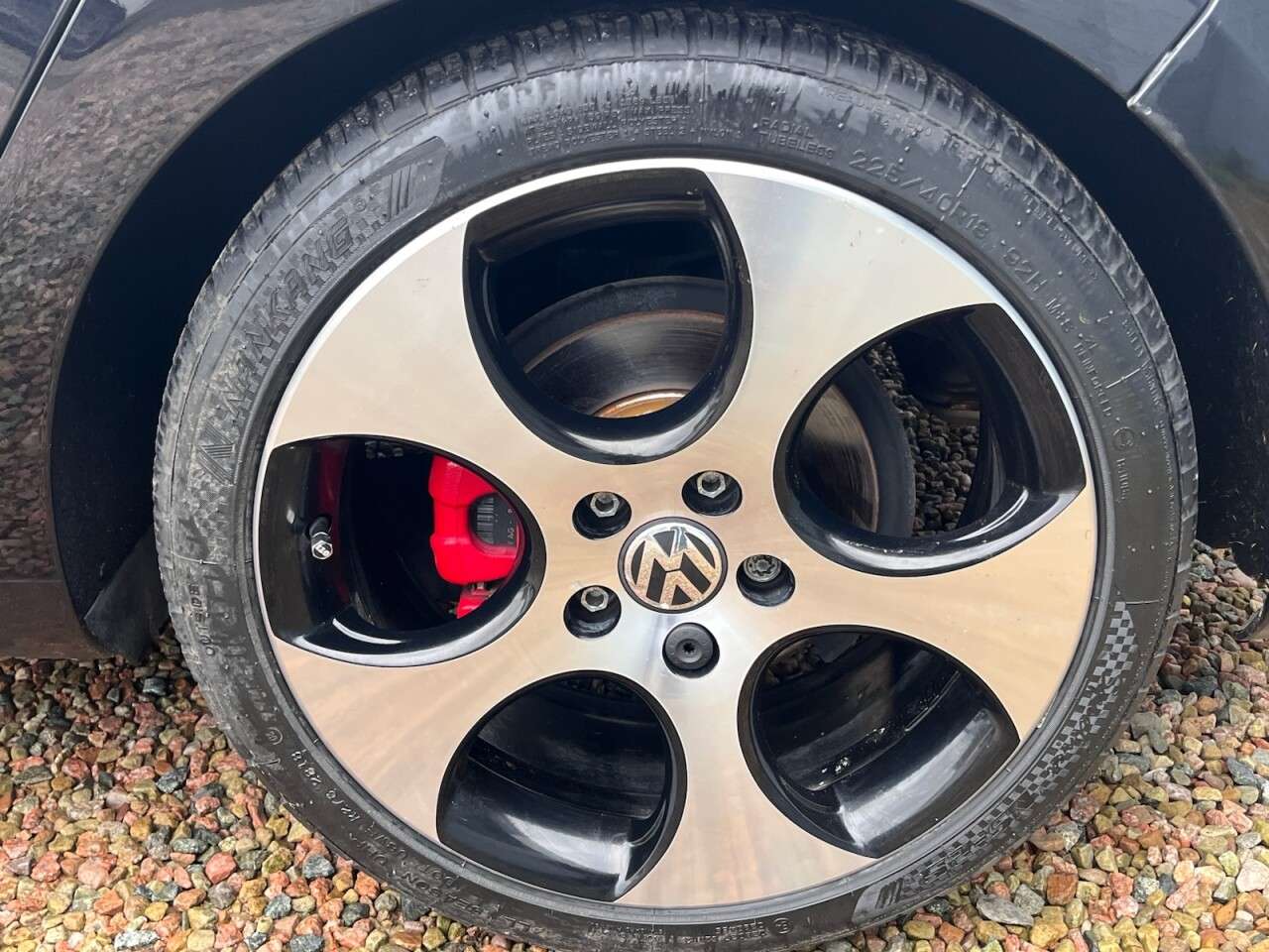 A 2011 VOLKSWAGEN GOLF GTI A 2011 VOLKSWAGEN GOLF GTI