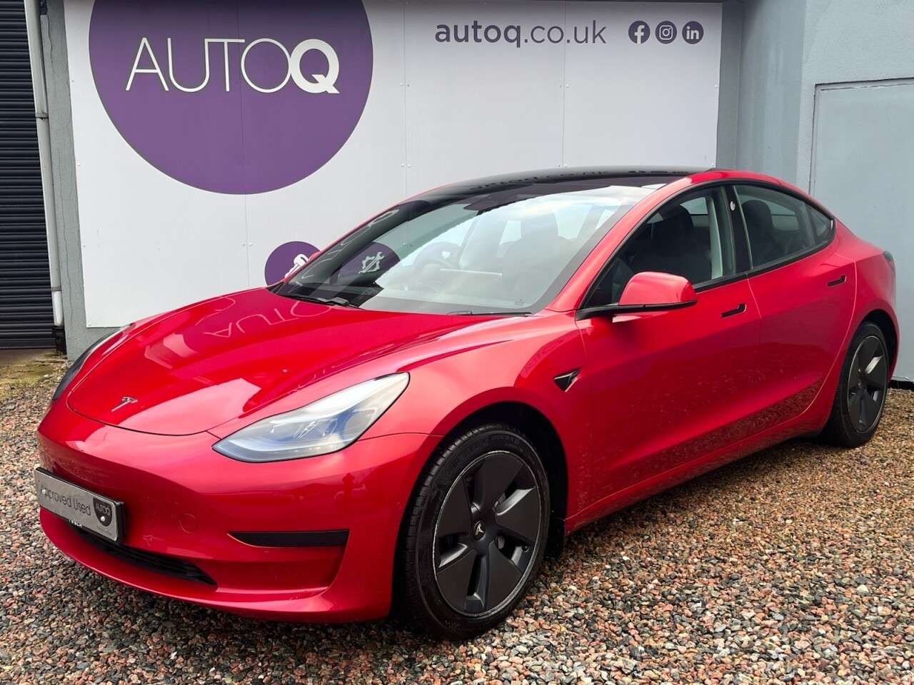 A 2021 TESLA MODEL 3 Standard Range Plus Saloon 4dr Electric Auto RWD (241 bhp) A 2021 TESLA MODEL 3 Standard Range Plus Saloon 4dr Electric Auto RWD (241 bhp)