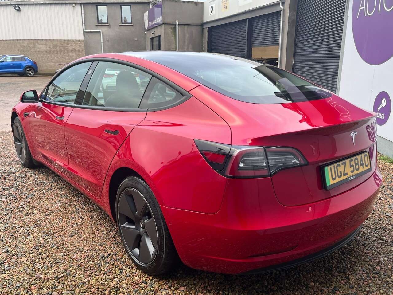 A 2021 TESLA MODEL 3 Standard Range Plus Saloon 4dr Electric Auto RWD (241 bhp) A 2021 TESLA MODEL 3 Standard Range Plus Saloon 4dr Electric Auto RWD (241 bhp)