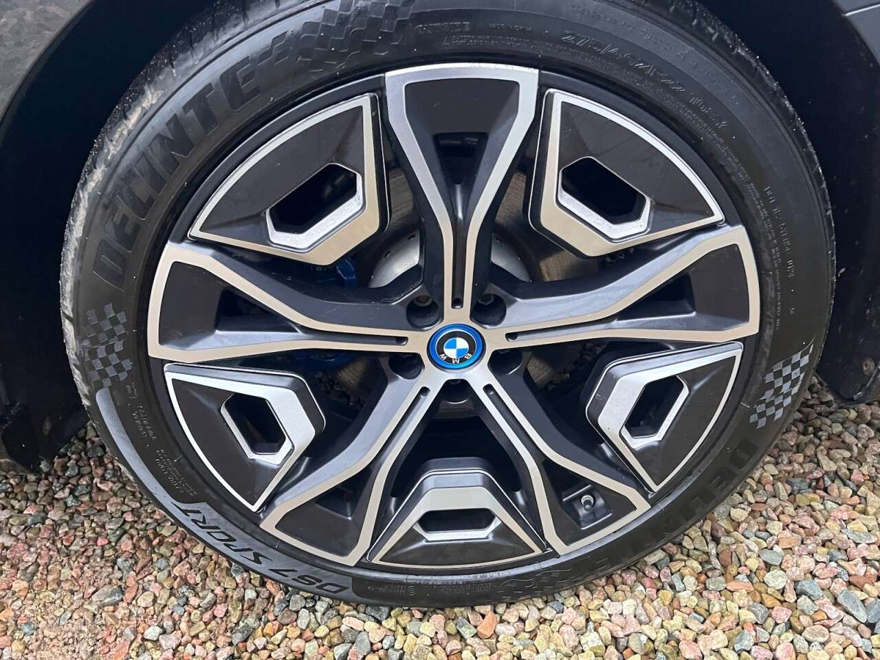 A 2021 BMW IX 40 76.6kWh M Sport SUV 5dr Electric Auto xDrive (326 ps) A 2021 BMW IX 40 76.6kWh M Sport SUV 5dr Electric Auto xDrive (326 ps)