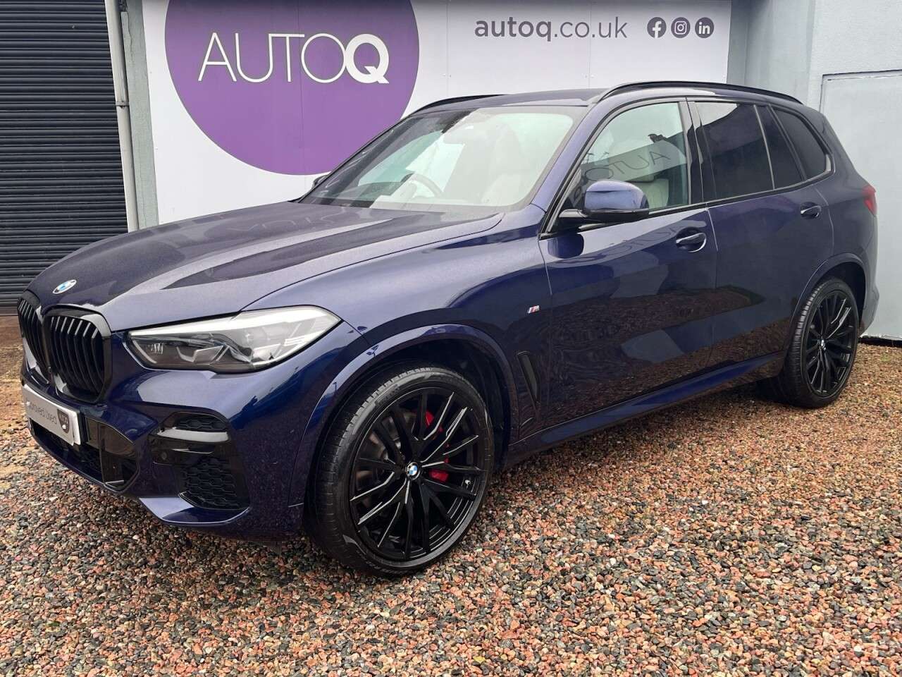 A 2023 BMW X5 3.0 30d MHT M Sport SUV 5dr Diesel Hybrid Auto xDrive Euro 6 (s/s) (286 ps) A 2023 BMW X5 3.0 30d MHT M Sport SUV 5dr Diesel Hybrid Auto xDrive Euro 6 (s/s) (286 ps)