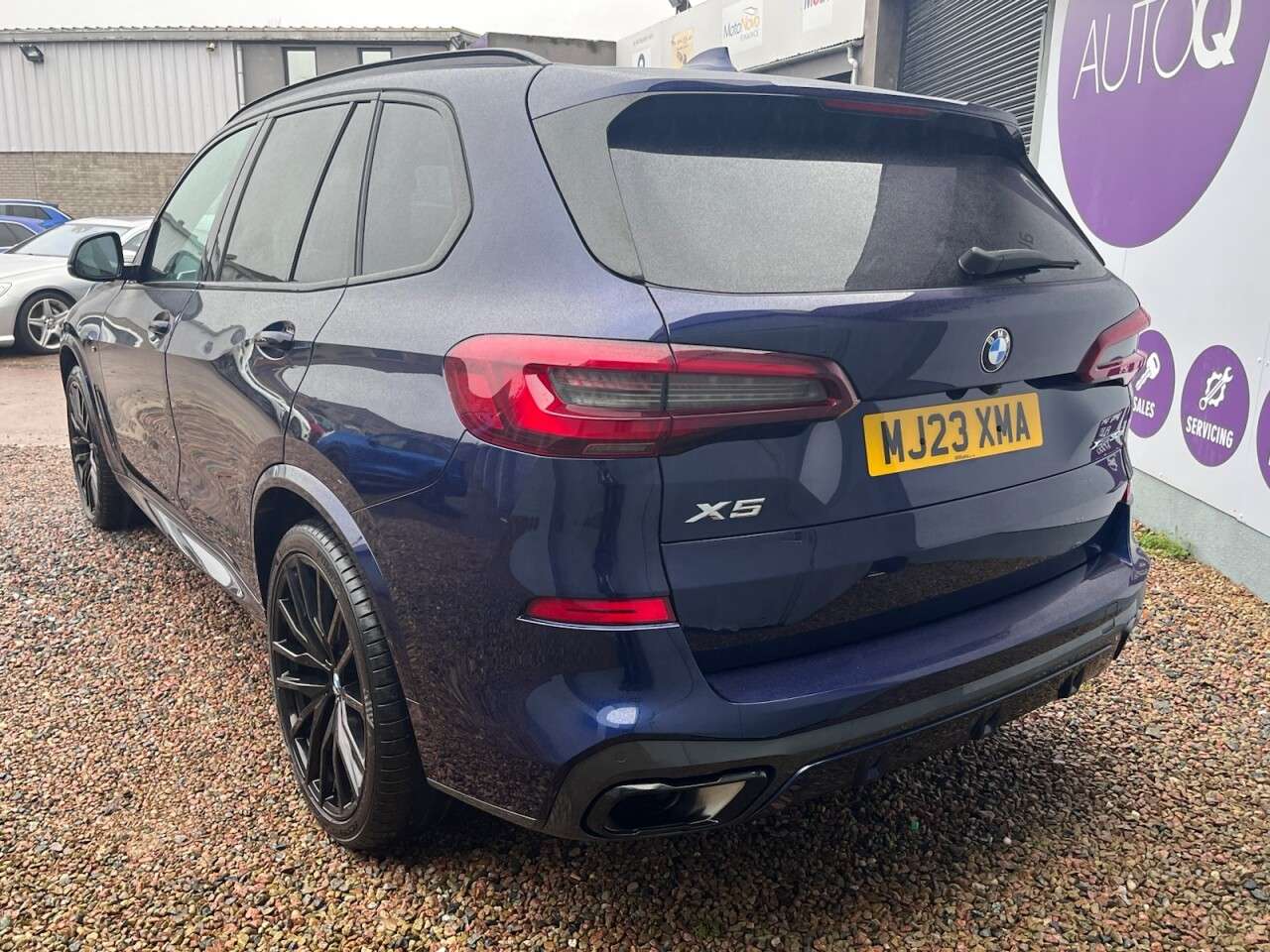 A 2023 BMW X5 3.0 30d MHT M Sport SUV 5dr Diesel Hybrid Auto xDrive Euro 6 (s/s) (286 ps) A 2023 BMW X5 3.0 30d MHT M Sport SUV 5dr Diesel Hybrid Auto xDrive Euro 6 (s/s) (286 ps)