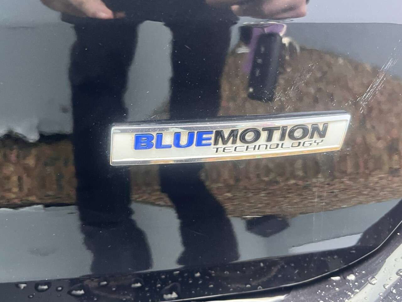 A 2015 VOLKSWAGEN POLO 1.0 BlueMotion Tech SE Hatchback 3dr Petrol Manual Euro 6 (s/s) (60 ps) A 2015 VOLKSWAGEN POLO 1.0 BlueMotion Tech SE Hatchback 3dr Petrol Manual Euro 6 (s/s) (60 ps)