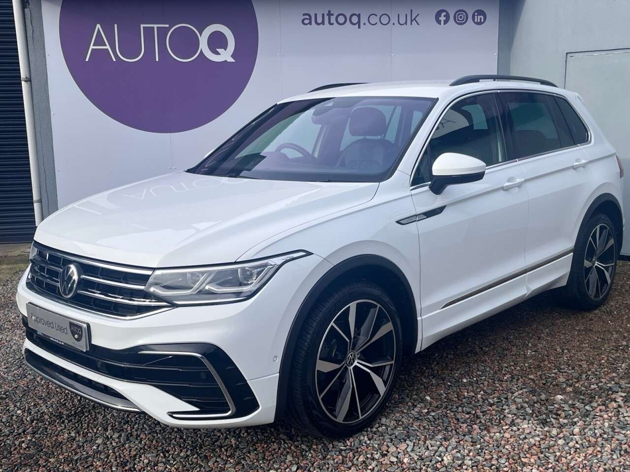 A 2021 VOLKSWAGEN TIGUAN 1.5 TSI R-Line SUV 5dr Petrol DSG Euro 6 (s/s) (150 ps) A 2021 VOLKSWAGEN TIGUAN 1.5 TSI R-Line SUV 5dr Petrol DSG Euro 6 (s/s) (150 ps)