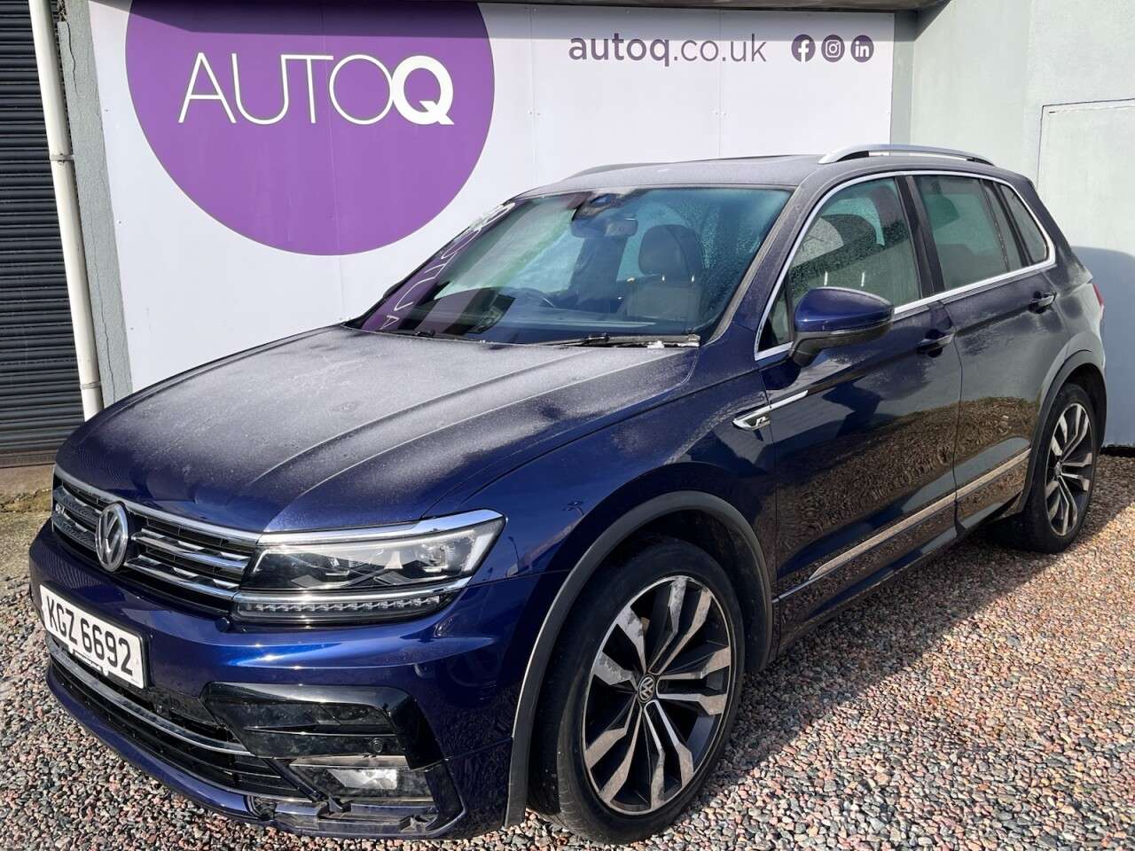 A 2018 VOLKSWAGEN TIGUAN 2.0 TDI R-Line SUV 5dr Diesel Manual Euro 6 (s/s) (150 ps) A 2018 VOLKSWAGEN TIGUAN 2.0 TDI R-Line SUV 5dr Diesel Manual Euro 6 (s/s) (150 ps)