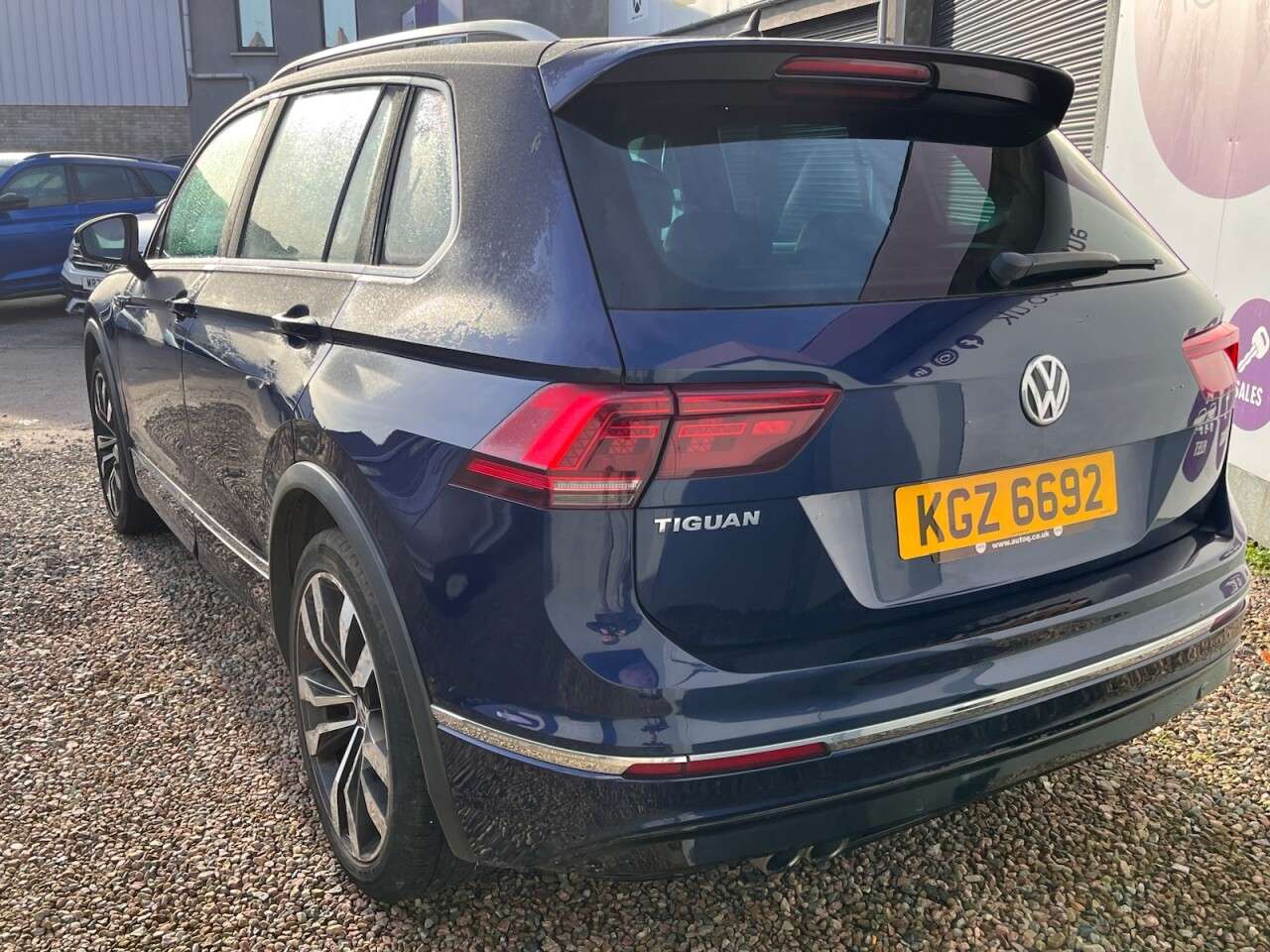 A 2018 VOLKSWAGEN TIGUAN 2.0 TDI R-Line SUV 5dr Diesel Manual Euro 6 (s/s) (150 ps) A 2018 VOLKSWAGEN TIGUAN 2.0 TDI R-Line SUV 5dr Diesel Manual Euro 6 (s/s) (150 ps)