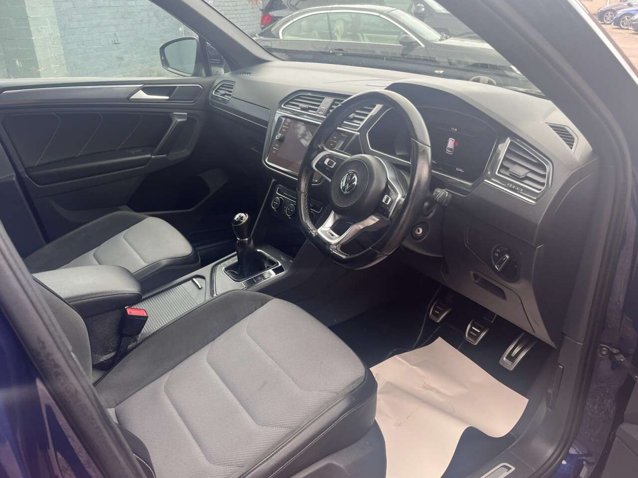 A 2018 VOLKSWAGEN TIGUAN 2.0 TDI R-Line SUV 5dr Diesel Manual Euro 6 (s/s) (150 ps) A 2018 VOLKSWAGEN TIGUAN 2.0 TDI R-Line SUV 5dr Diesel Manual Euro 6 (s/s) (150 ps)