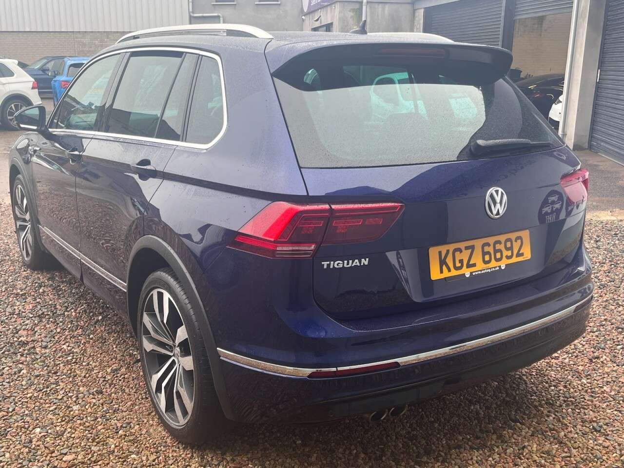 A 2018 VOLKSWAGEN TIGUAN 2.0 TDI R-Line SUV 5dr Diesel Manual Euro 6 (s/s) (150 ps) A 2018 VOLKSWAGEN TIGUAN 2.0 TDI R-Line SUV 5dr Diesel Manual Euro 6 (s/s) (150 ps)