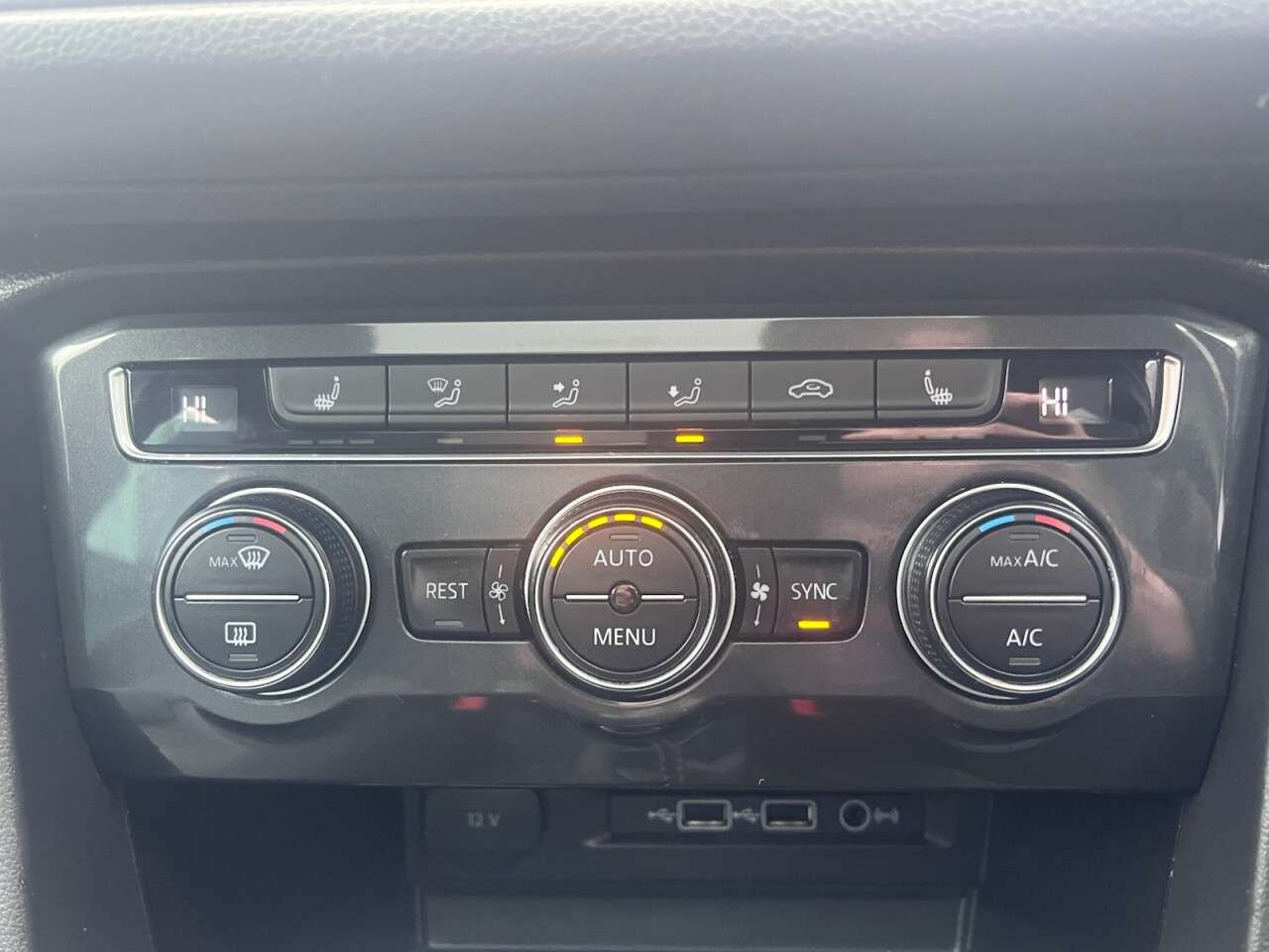 2018 VOLKSWAGEN TIGUAN 2018 VOLKSWAGEN TIGUAN