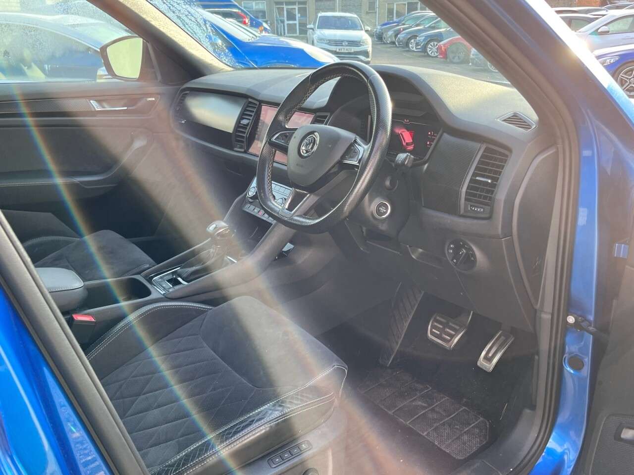 A 2020 SKODA KODIAQ 2.0 TDI SportLine SUV 5dr Diesel DSG 4WD Euro 6 (s/s) (7 Seat) (190 ps) A 2020 SKODA KODIAQ 2.0 TDI SportLine SUV 5dr Diesel DSG 4WD Euro 6 (s/s) (7 Seat) (190 ps)