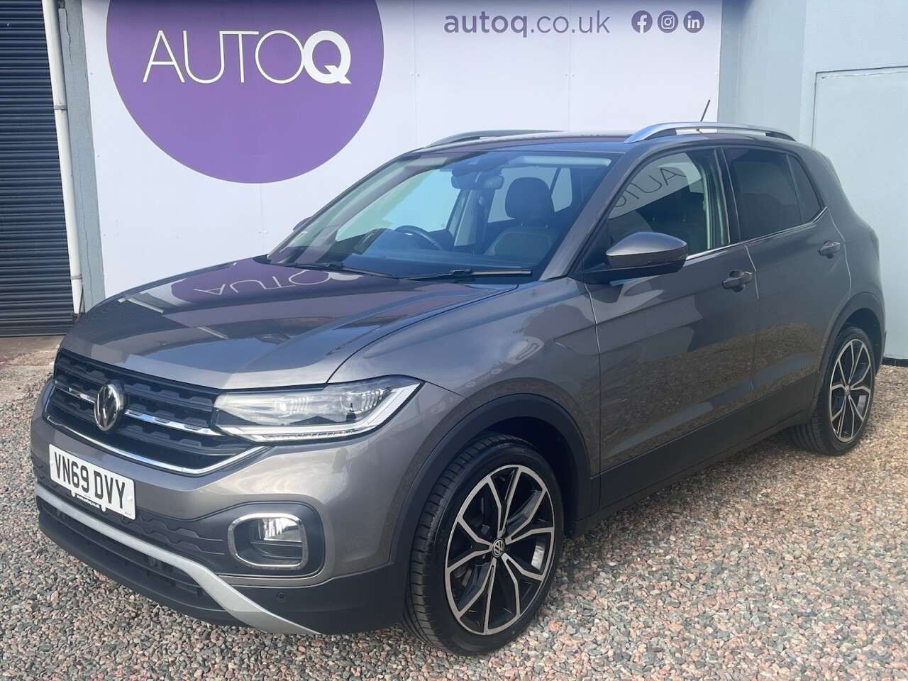 A 2019 VOLKSWAGEN T-CROSS 1.0 TSI SEL SUV 5dr Petrol Manual Euro 6 (s/s) (115 ps) A 2019 VOLKSWAGEN T-CROSS 1.0 TSI SEL SUV 5dr Petrol Manual Euro 6 (s/s) (115 ps)