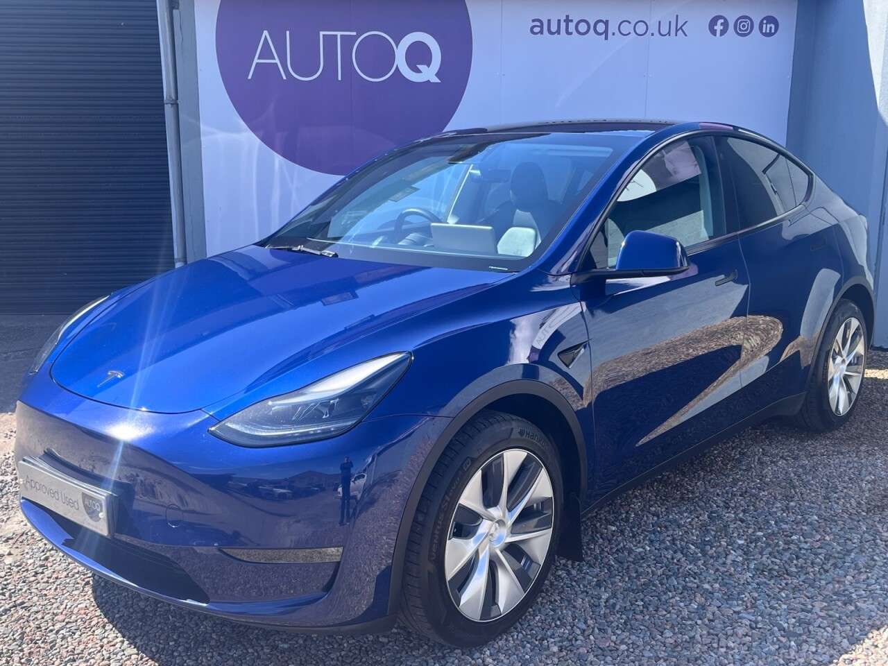 A 2023 TESLA MODEL Y (Dual Motor) Long Range SUV 5dr Electric Auto 4WDE (384 bhp) A 2023 TESLA MODEL Y (Dual Motor) Long Range SUV 5dr Electric Auto 4WDE (384 bhp)