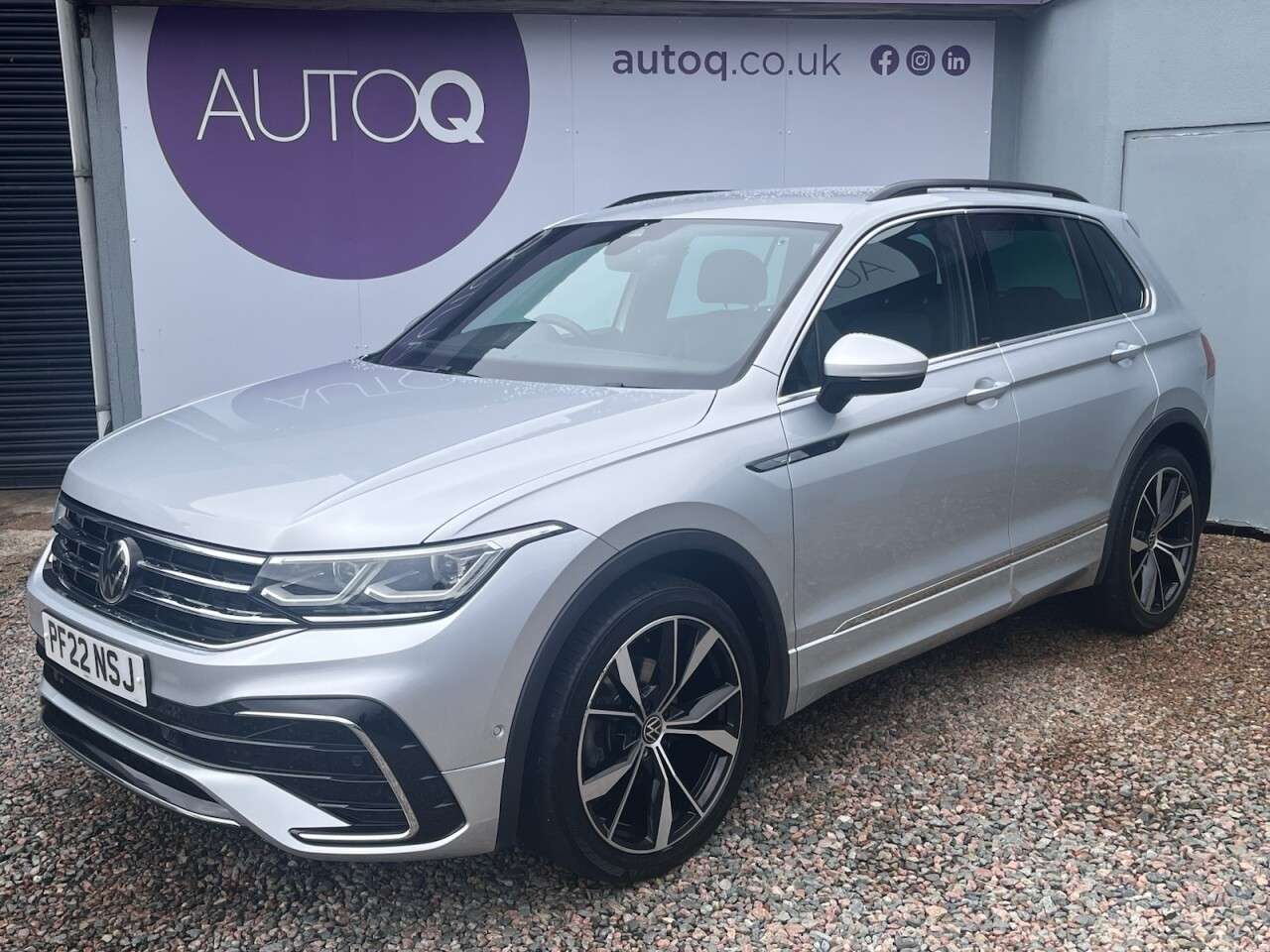 A 2022 VOLKSWAGEN TIGUAN 1.5 TSI R-Line SUV 5dr Petrol DSG Euro 6 (s/s) (150 ps) A 2022 VOLKSWAGEN TIGUAN 1.5 TSI R-Line SUV 5dr Petrol DSG Euro 6 (s/s) (150 ps)